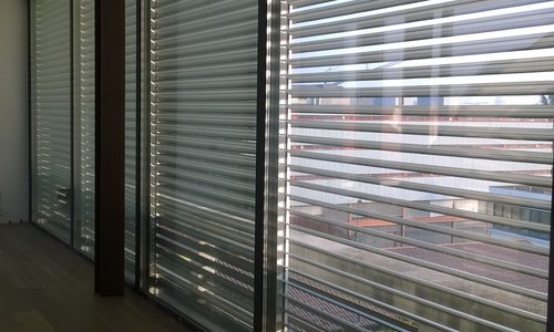 Sistema oscurante tapparella interno finestra ufficio
